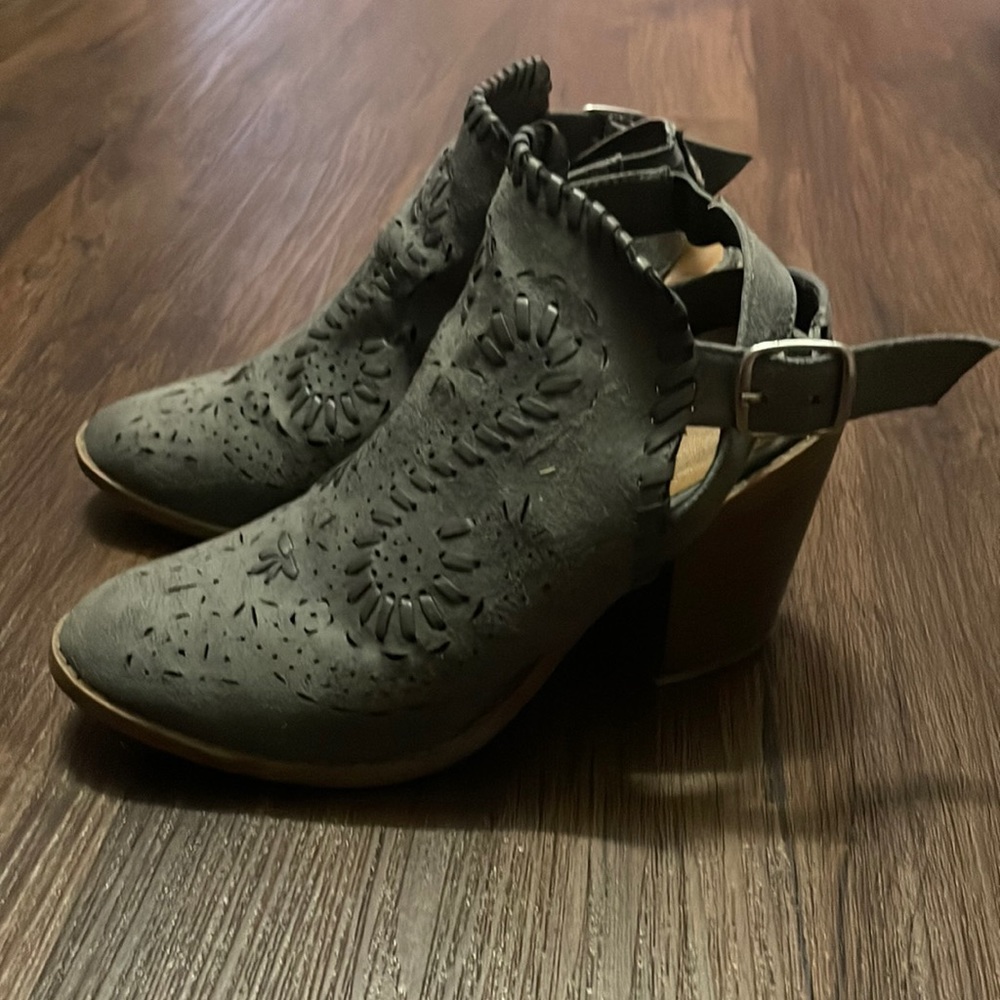 Grey heels